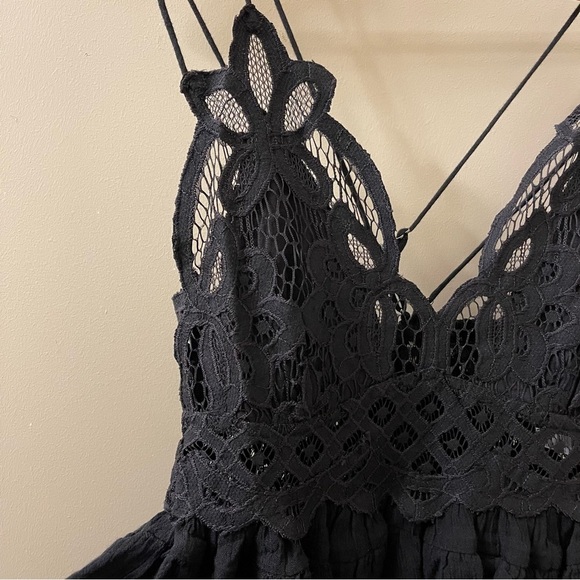 Free People one bohemian Adella Cami Lace crochet crop top in black size XS - Picture 10 of 10